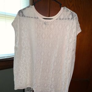 White old navy shirt